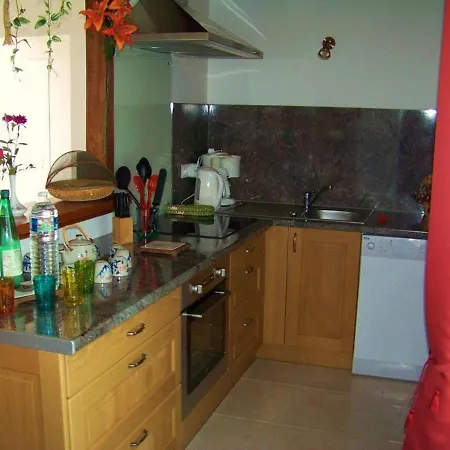 Traditionnel Renove Avec Jardin Clos Et Wi-fi, 3 Chambres, Proche De La Garnache, Vendee. - Fr-1-426-195 La Garnache