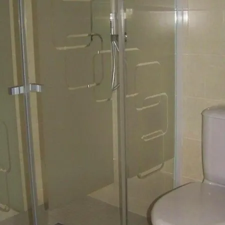 Traditionnel Renove Avec Jardin Clos Et Wi-fi, 3 Chambres, Proche De La Garnache, Vendee. - Fr-1-426-195 *