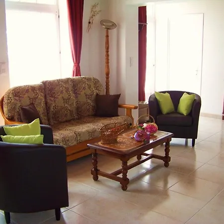 Traditionnel Renove Avec Jardin Clos Et Wi-fi, 3 Chambres, Proche De La Garnache, Vendee. - Fr-1-426-195 * La Garnache