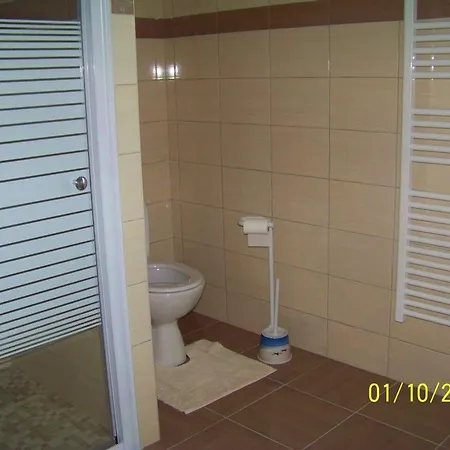 Traditionnel Renove Avec Jardin Clos Et Wi-fi, 3 Chambres, Proche De La Garnache, Vendee. - Fr-1-426-195 La Garnache