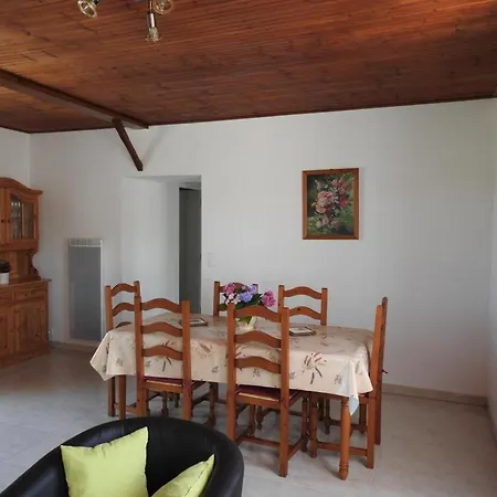 Traditionnel Renove Avec Jardin Clos Et Wi-fi, 3 Chambres, Proche De La Garnache, Vendee. - Fr-1-426-195 بيت للعطل La Garnache