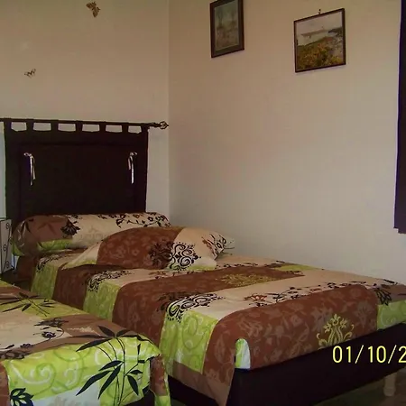 Traditionnel Renove Avec Jardin Clos Et Wi-fi, 3 Chambres, Proche De La Garnache, Vendee. - Fr-1-426-195 *