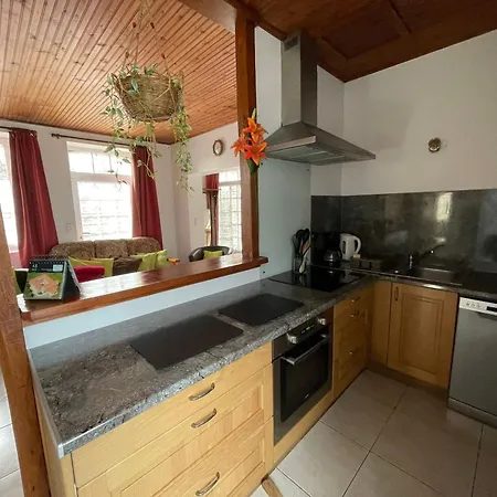 Traditionnel Renove Avec Jardin Clos Et Wi-fi, 3 Chambres, Proche De La Garnache, Vendee. - Fr-1-426-195 Landhaus *