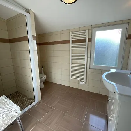 Traditionnel Rénové Avec Jardin Clos Et Wi-fi, 3 Chambres, Proche De La Garnache, Vendée. - Fr-1-426-195 * La Garnache