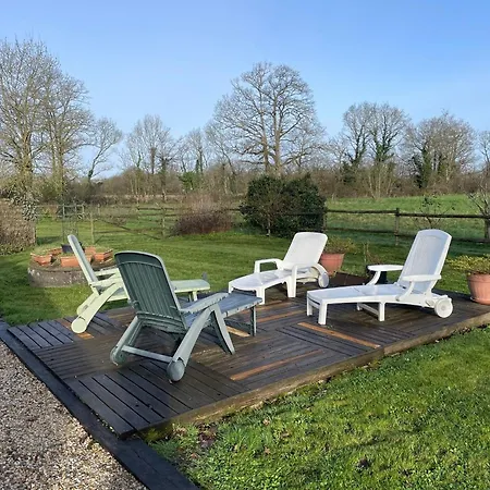 Traditionnel Renove Avec Jardin Clos Et Wi-fi, 3 Chambres, Proche De La Garnache, Vendee. - Fr-1-426-195 La Garnache