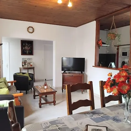 Traditionnel Rénové Avec Jardin Clos Et Wi-fi, 3 Chambres, Proche De La Garnache, Vendée. - Fr-1-426-195 * La Garnache