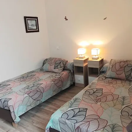 Traditionnel Rénové Avec Jardin Clos Et Wi-fi, 3 Chambres, Proche De La Garnache, Vendée. - Fr-1-426-195 * La Garnache