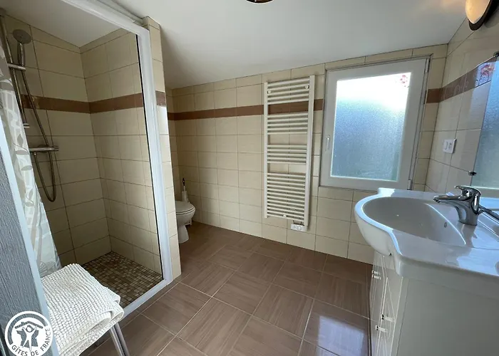 Traditionnel Rénové Avec Jardin Clos Et Wi-fi, 3 Chambres, Proche De La Garnache, Vendée. - Fr-1-426-195 * La Garnache