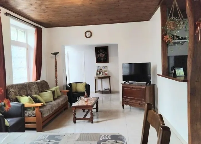 Traditionnel Rénové Avec Jardin Clos Et Wi-fi, 3 Chambres, Proche De La Garnache, Vendée. - Fr-1-426-195 La Garnache